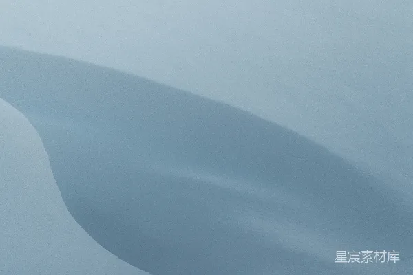 高清摄影 一片被雪覆盖的水域