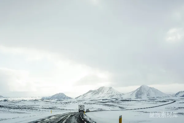 高清摄影 覆盖着积雪的山脉风景照