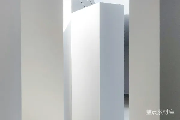 高清摄影 白色木制壁挂式搁板