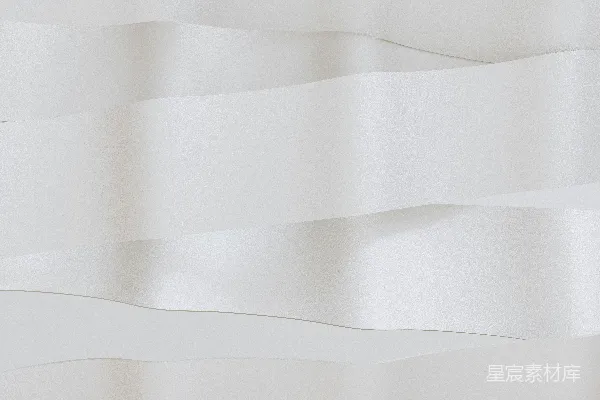 高清摄影 抽象的白色褶皱形成简约的设计。