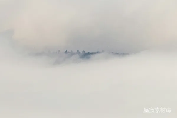 高清摄影 云雾缭绕的山