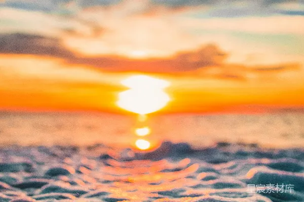 云层下的夕阳