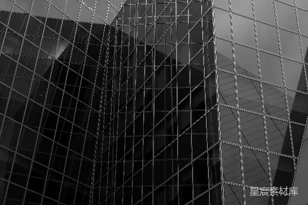 灰度照片的高层建筑