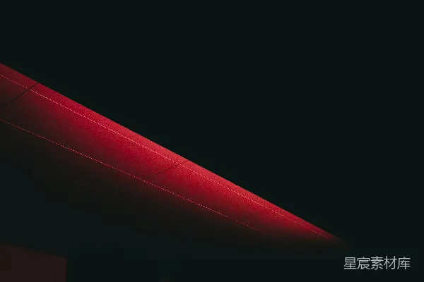 高清摄影 一座顶部装有红灯的建筑物