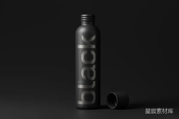 高清摄影 一个上面写着“blac”的黑色瓶子。