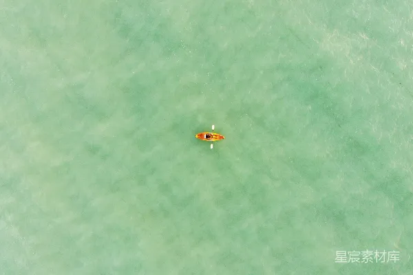 高清摄影 水面船的俯瞰图