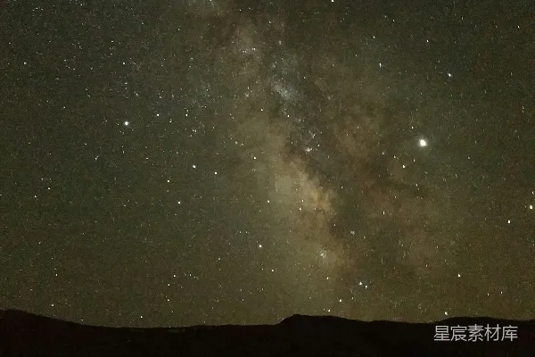 银河在夜空之中