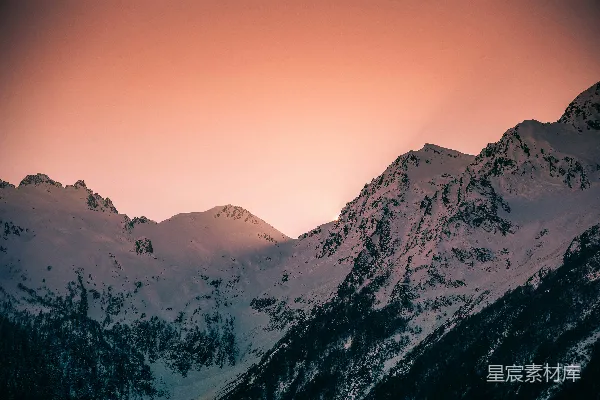 高清摄影 一座雪山顶的景色
