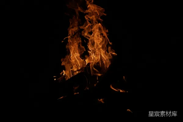 高清摄影 黑夜中暗处的火光