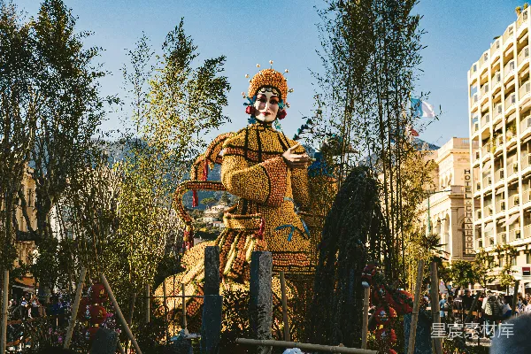 高清摄影 一个穿着戏服的男人的雕像