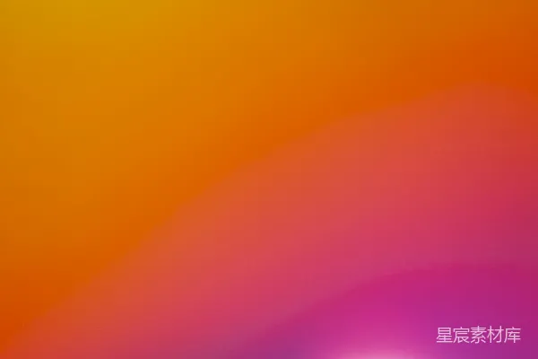 高清摄影 一张模糊的夕阳在天空中落下的照片
