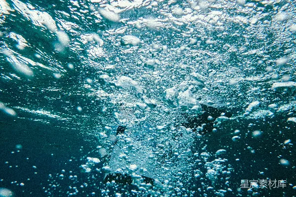 高清摄影 玻璃板上的水滴