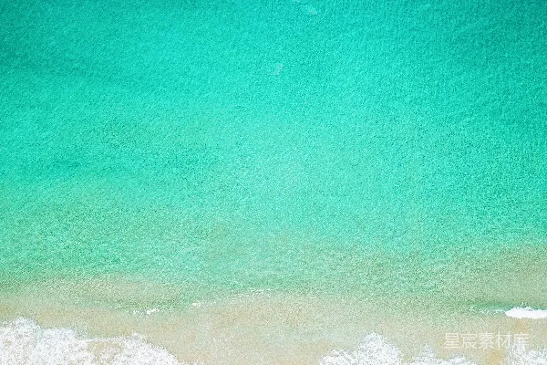 海景高空照片，清澈的绿色海水