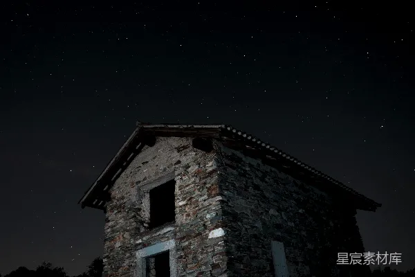 石建筑下的星空夜空
