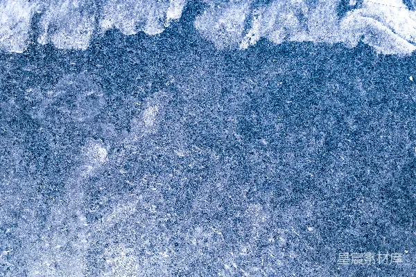 高清摄影 一座被雪覆盖的山脉的俯瞰图