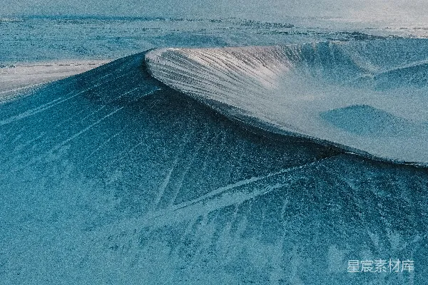 高清摄影 白雪覆盖的山脉鸟瞰图