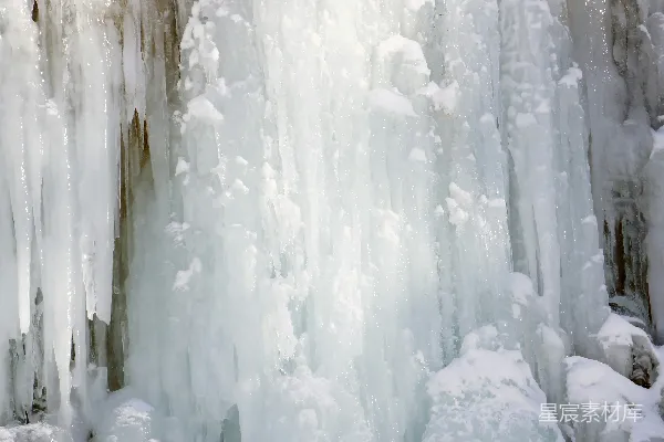 高清摄影 白天被雪覆盖的地面