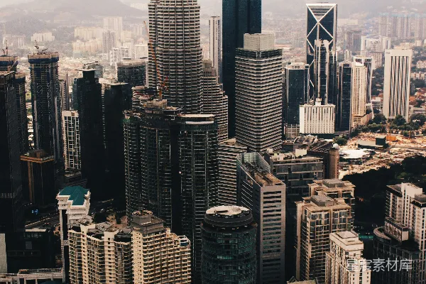 白天城市建筑的空中俯视图