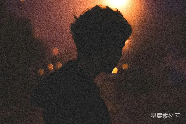 高清摄影 夕阳下的人物剪影