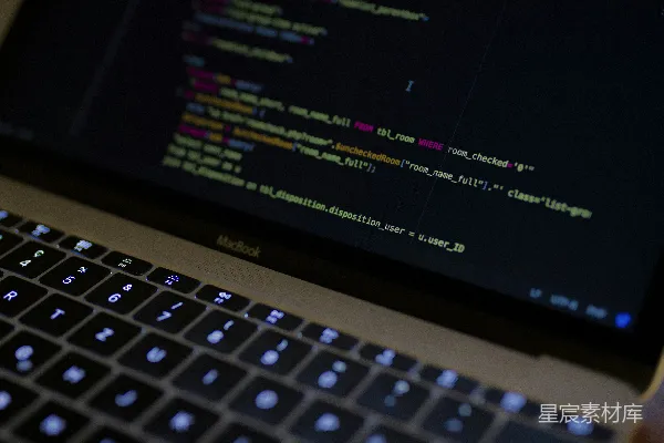 高清摄影 配备计算机语言代码图片的MacBook Pro