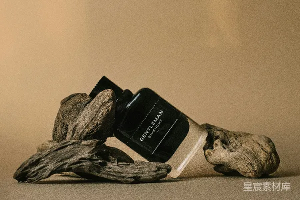 高清摄影 黑白标签的瓶子