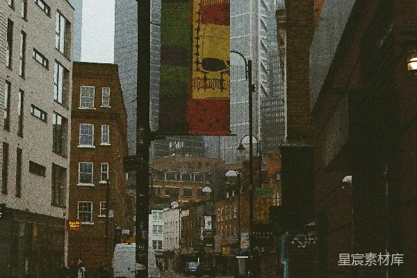 波特卡斯德莱恩市场街场景中有现代建筑。