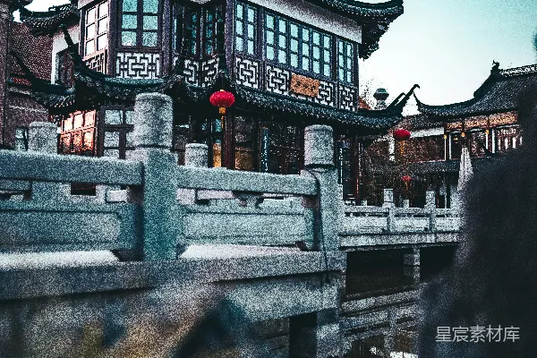 灰 Pagoda 的摄影作品