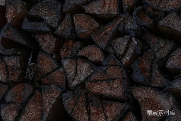 高清摄影 堆积的木柴，表面粗糙。