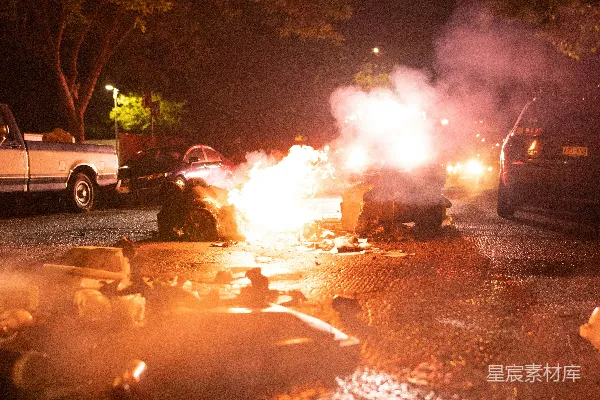 街上有火了