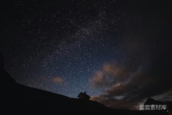 星夜下的山影