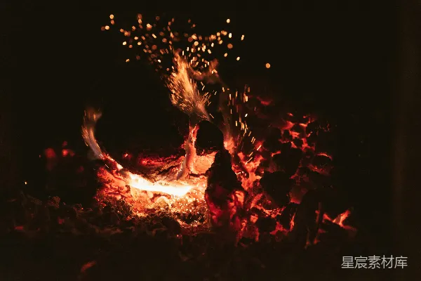 夜晚篝火