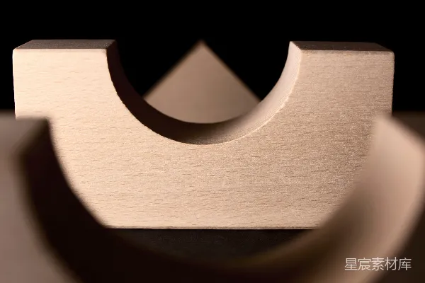 高清摄影 一个中间有白色正方形的立方体