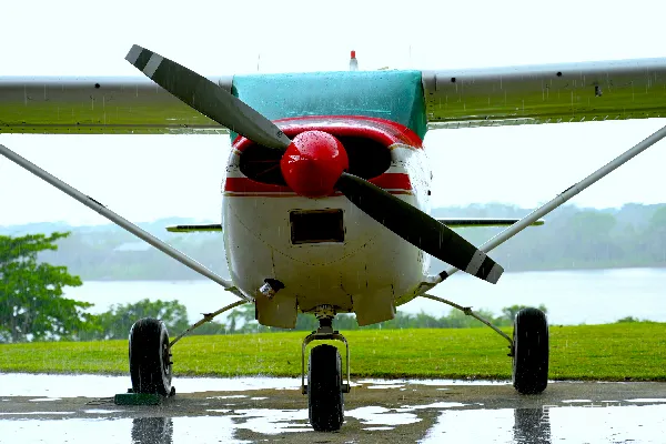 跑道上的飞机
