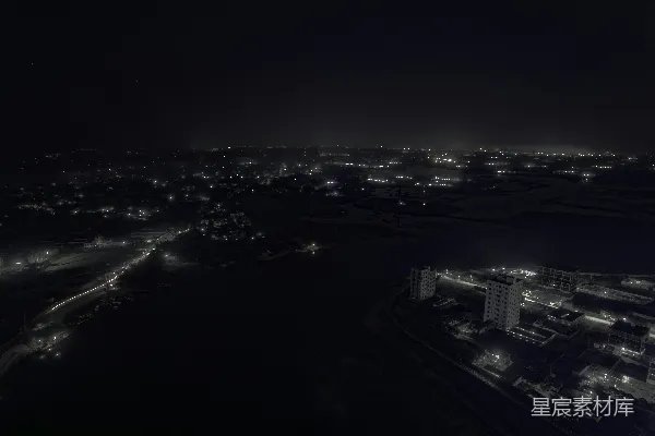 夜晚城市的空中俯瞰