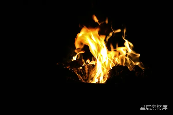 特写摄影：篝火之夜