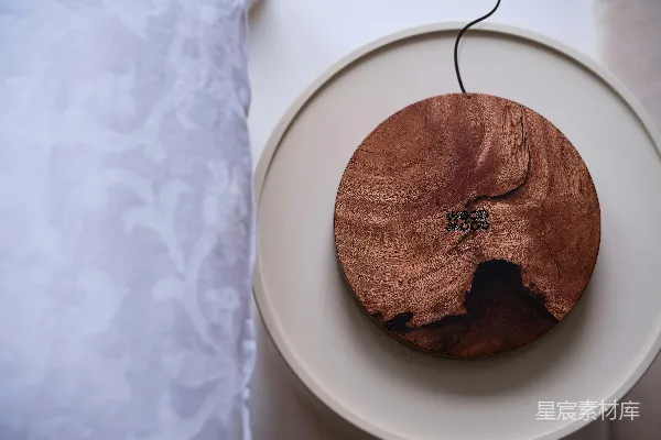 高清摄影 木质艺术灯饰：自然之美与现代设计的结合