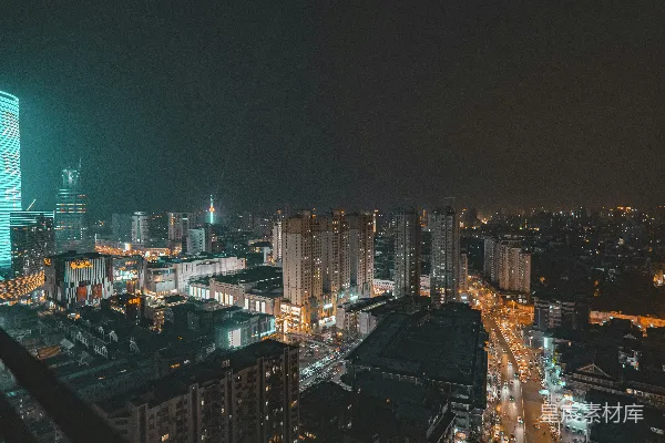 高楼顶部夜景一览