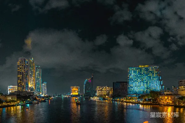 城市夜晚的建筑