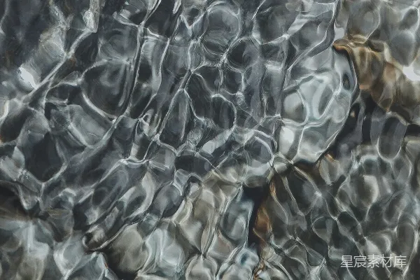 高清摄影 一张水和岩石的特写照片