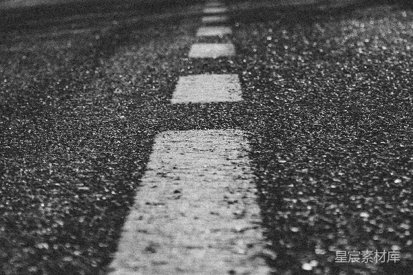 高清摄影 黑白照片中的空旷道路