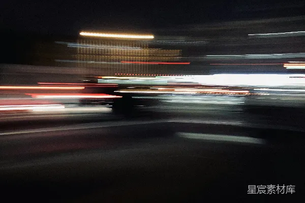 高清摄影 夜晚道路上汽车的延时摄影