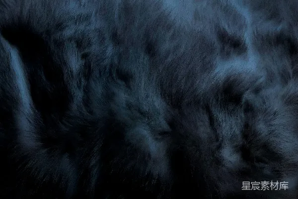 高清摄影 黑色织物在棕色木桌上