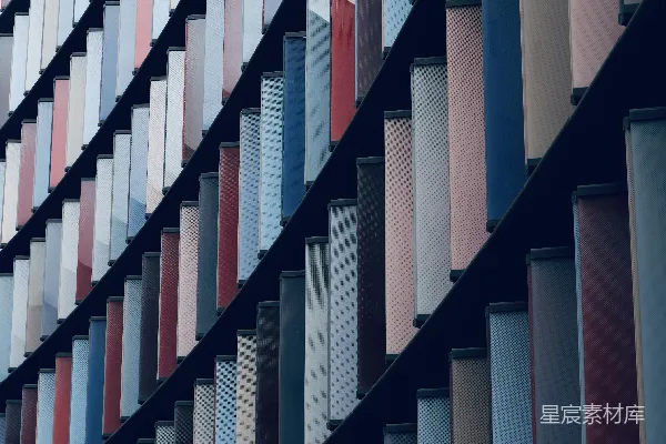 有好多窗户的建筑
