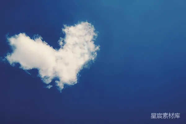 天空中的一片云
