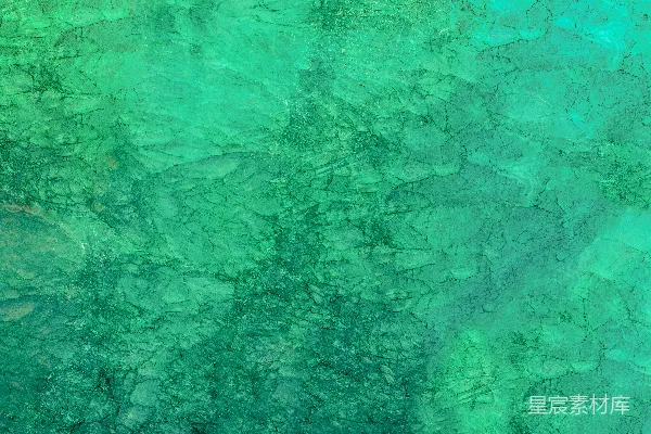 高清摄影 从空中俯瞰一片水域。
