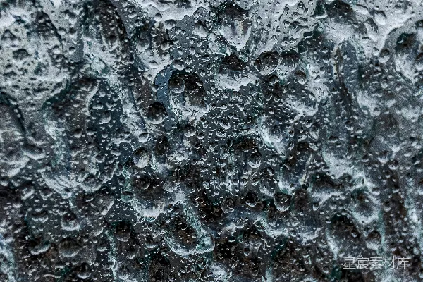 高清摄影 一扇窗户上的水滴特写
