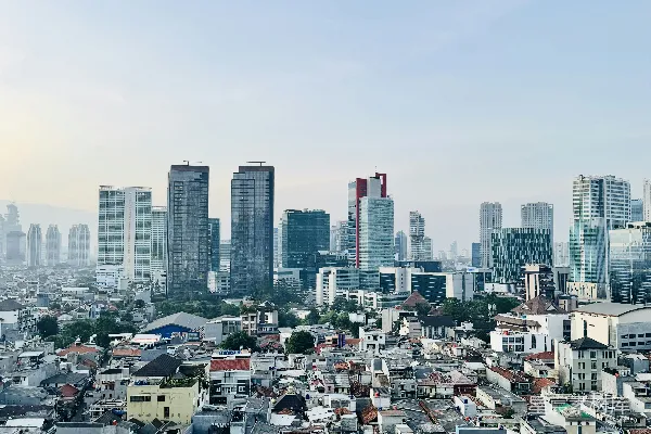 一座高楼林立的城市景象