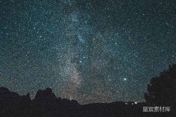 满天星斗和银河之夜