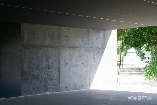 高清摄影 灰色混凝土建筑内没有空间。