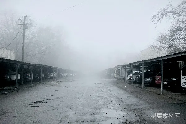 高清摄影 白天在铁路上训练